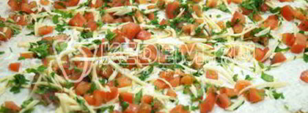 рулет из лаваша с помидорами сыром. Шаг 4