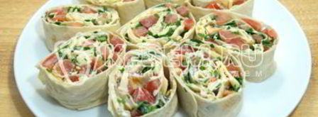 рулет из лаваша с помидорами сыром. Шаг 6