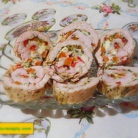 Рецепт рулета куриного с сыром и морковью в духовке