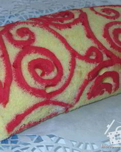 Рулет с декоративным украшением