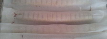 рулет с финиковым наполнителем и орехами. Шаг 11