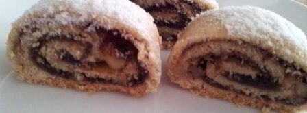 рулет с финиковым наполнителем и орехами. Шаг 14