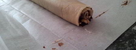 рулет с финиковым наполнителем и орехами. Шаг 9