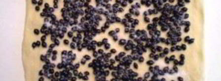 рулет со смородиной. Шаг 3