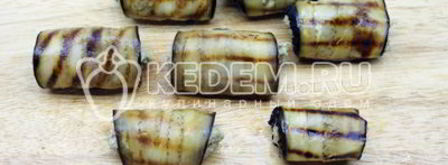 рулетики из баклажанов с орехами. Шаг 7