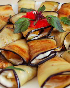 Рулетики из баклажанов