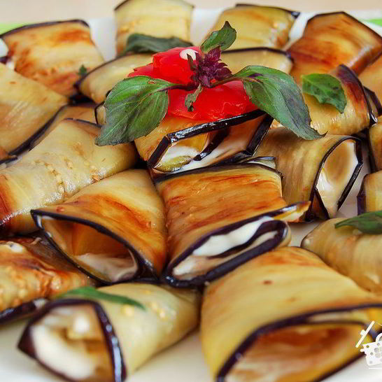 Рецепт рулетиков из баклажанов
