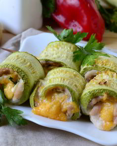 Рулетики из кабачков с куриной грудкой