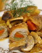 Рулетики из свинины с овощами