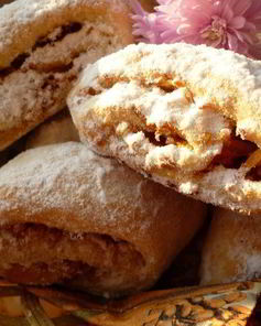 Рулетики с айвой и яблоками