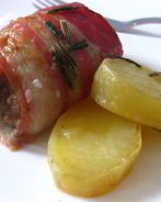 Рулетики с беконом