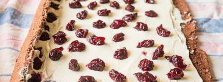 шоколадный рулет с пьяной вишней. Шаг 26