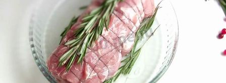 свиной рулет с клюквой. Шаг 11