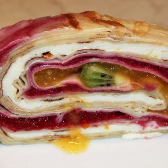 Рецепт яркого фруктово-блинный рулет с рикоттой нежность