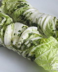 Закусочные рулетики из китайской капусты с сыром