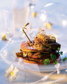 Клаб-сэндвич с фуа-гра и яблоками ранет