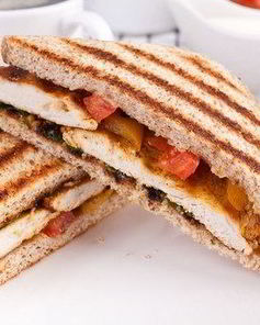 Куриные сэндвичи с курицей гриль и соусом барбекю