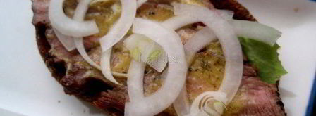 сэндвич с говядиной, лисичками и горчичным соусом. Шаг 7