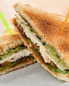 Сэндвич с курицей и овощами