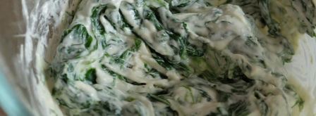 сэндвич с шпинатом, творожным сыром и перепелиным яйцом. Шаг 3