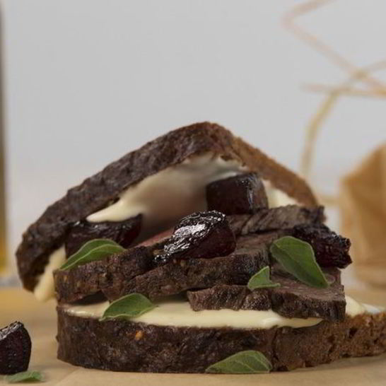 Рецепт сэндвича с телятиной и розмарином