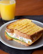 Сэндвич с яичным салатом