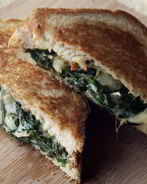 Сэндвич со шпинатом и артишоком