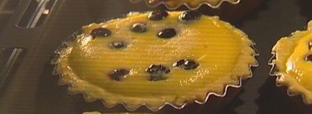 лимонные тарталетки с голубикой. Шаг 11