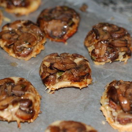 Рецепт слоеных тарталеток с грибами