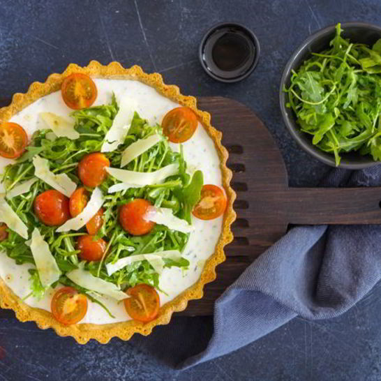 Рецепт тарталетки со сливочным сыром с помидорами, цуккини и рукколой