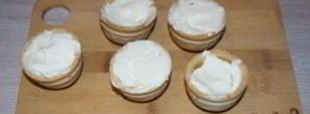 тарталетки с икрой и сливочным сыром. Шаг 3