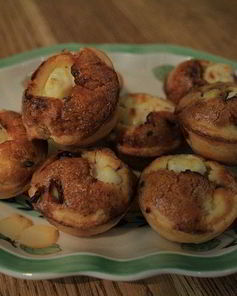 Тарталетки с карамелизированным луком и фетой