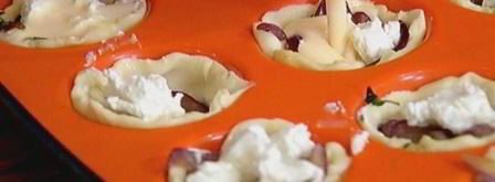 тарталетки с карамелизированным луком и фетой. Шаг 9