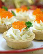 Тарталетки с красной икрой