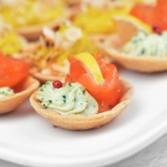 Рецепт тарталеток с лососем и авокадо