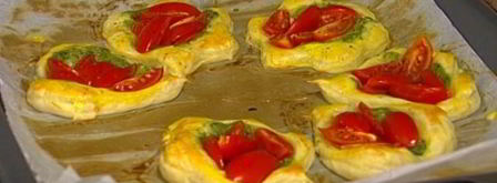 тарталетки с помидорами и соусом песто. Шаг 6