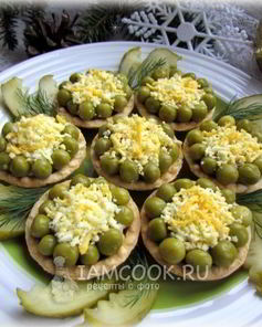 Тарталетки с салатом из печени трески