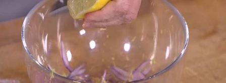 тарталетки с семгой, красным луком и каперсами. Шаг 7