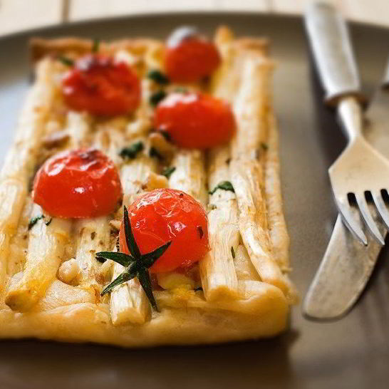 Рецепт тарталетки со спаржей, моцареллой и пармезаном