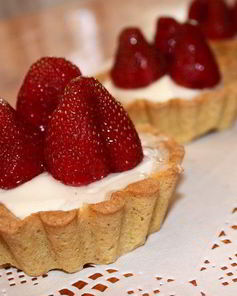 Клубничная тартинка