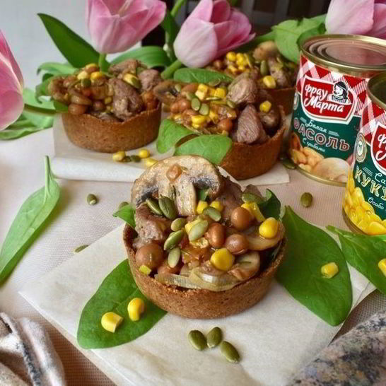 Рецепт мини-тартов с салатом из индейки и овощей