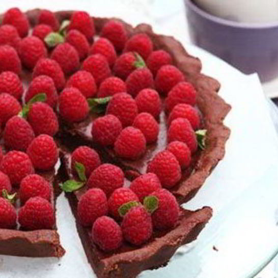 Рецепт шоколадного тарта с малиной