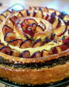 Сливовый тарт с маковой начинкой