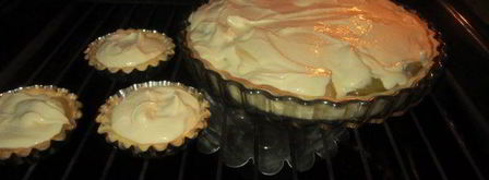 тарт с карамелизированными фруктами и творожным пудингом. Шаг 8