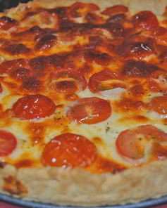 Тарт с помидорами и сыром