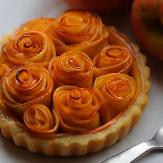Рецепт тарта с розами из яблок