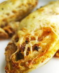 Цикорий, запеченный с сыром и красный вином