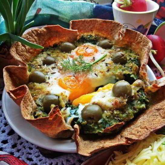 Рецепт глазуньи, запеченной в шпинате