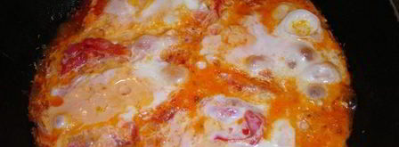 сырная яичница с креветками и помидорками. Шаг 7