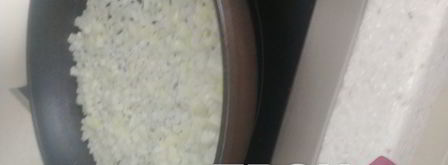 яичница на луке. Шаг 2